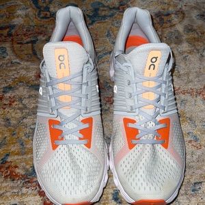 Gray and orange on cloud 5 Swiss Engineering size 11 Men